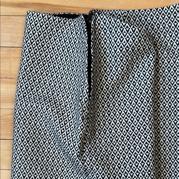 GAP Patterned Mini Skirt - Picture 3 of 5